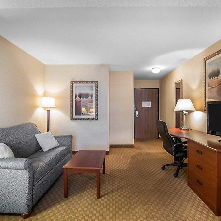 Sleep Inn & Suites Salina Exterior photo